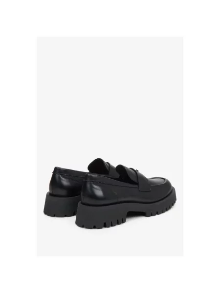 Кожаные лоферы Estro черные