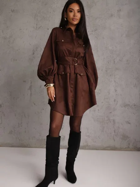 Rochie Utility cu croială de cămașă din piele întoarsă sintetică Wirette maro