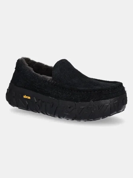 Велурени мокасини UGG Ascot Wrap Tech черно