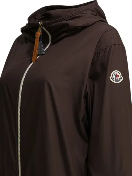 Kapucnis dzseki Moncler autogrammal barna