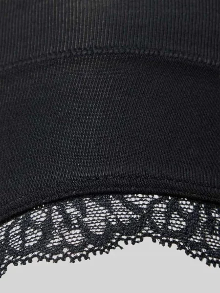 Figi o kroju slim fit z obszyciem koronką Schiesser czarne