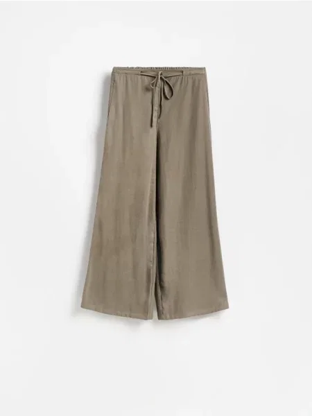 Reserved Pantaloni cu conținut ridicat de modal verde-oliv verde