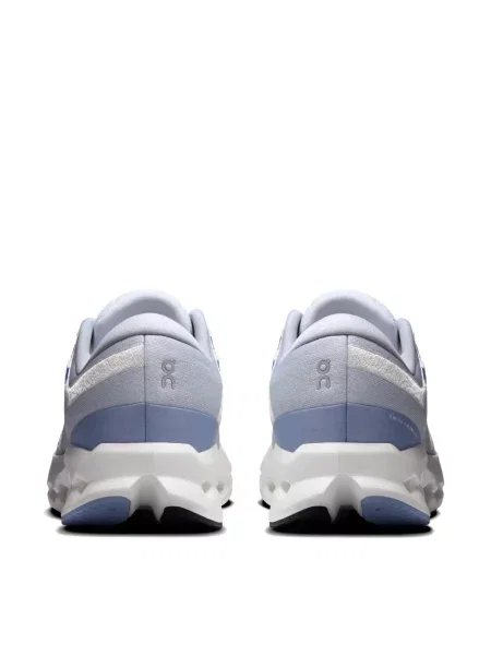 Sneakerși On albastru