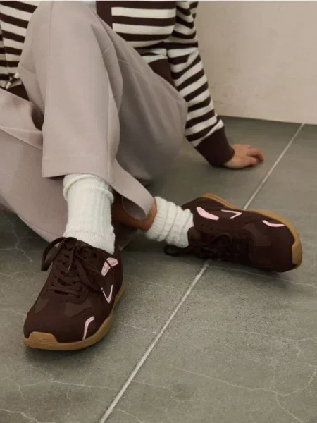 Кросівки з штучного замшу зі шкіряною устілкою темно коричневий