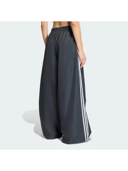 Teplákové kalhoty adidas bílý