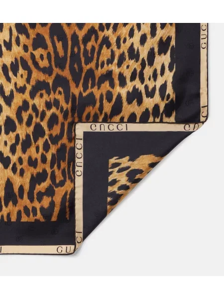 Fular Gucci de mătase cu imagine cu model leopard maro