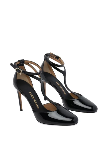 Pantofi cu toc Ferragamo din piele de lac negru