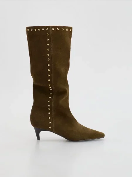 Reserved Semišové čižmy s cvokmi zelená