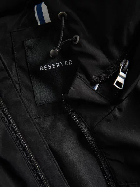 Куртка Reserved с капюшоном черная