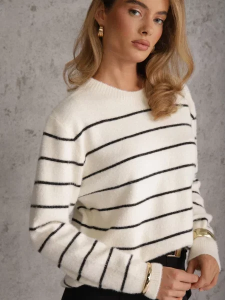 Jasnobeżowy Sweter z Wełną i Bawełną o Klasycznym Kroju w Drobne Prążki Rosal beżowy