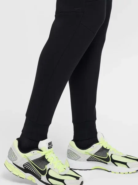 Férfi nadrág Nike Tech Joggers black/black. Méret: S fekete