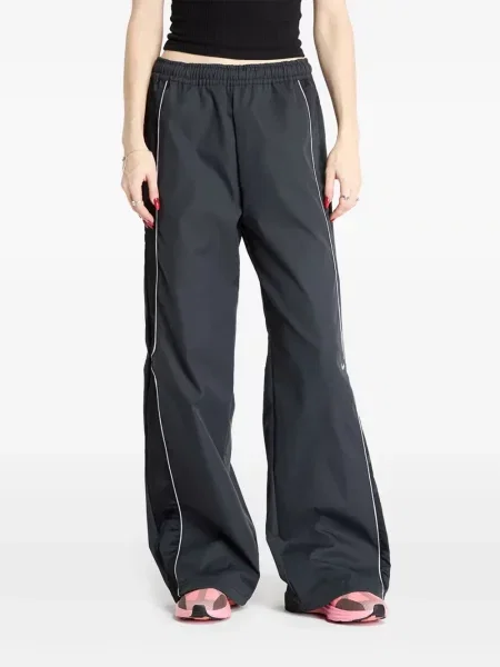 Top sport Nike din fleece plisat fără mâneci alb