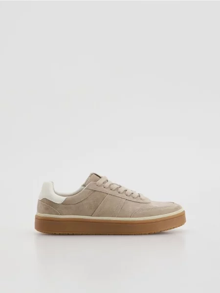 Reserved Zamszowe sneakersy beżowy