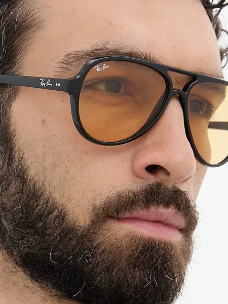 Ray-Ban napszemüveg fekete
