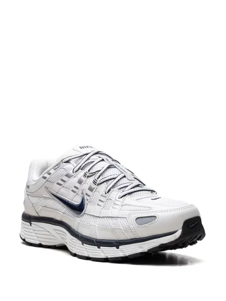 Sneakerși Nike Vomero alb