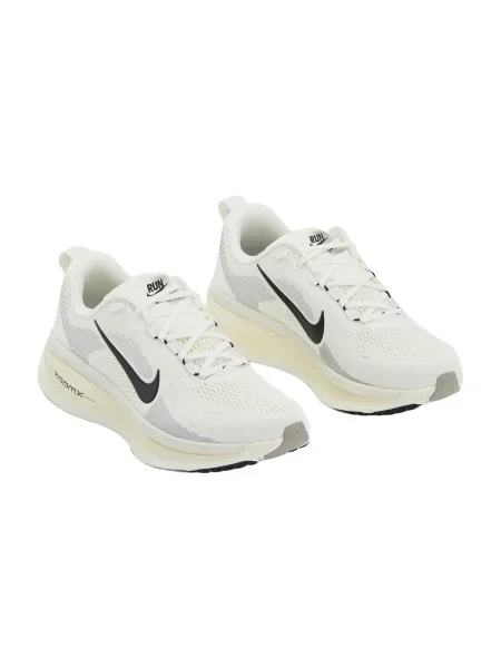 Sneakerși Nike Vomero alb