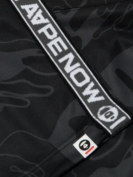 Pantaloni Aape By A Bathing Ape cu model camuflaj negru