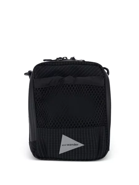 Crossbody táska And Wander fekete