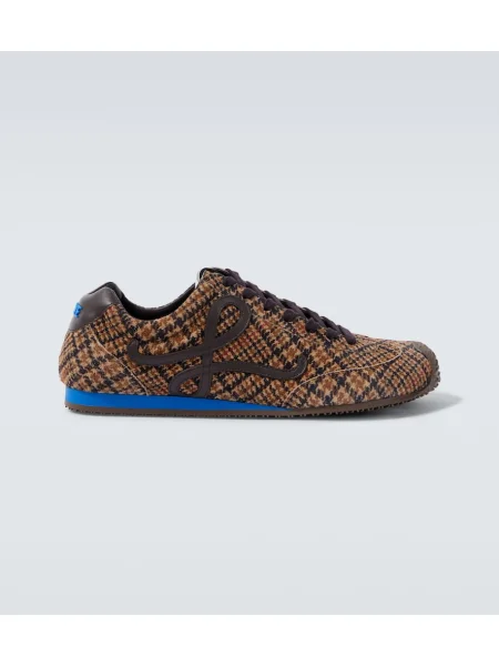 Sneakerși Loewe din piele de căprioară în carouri maro