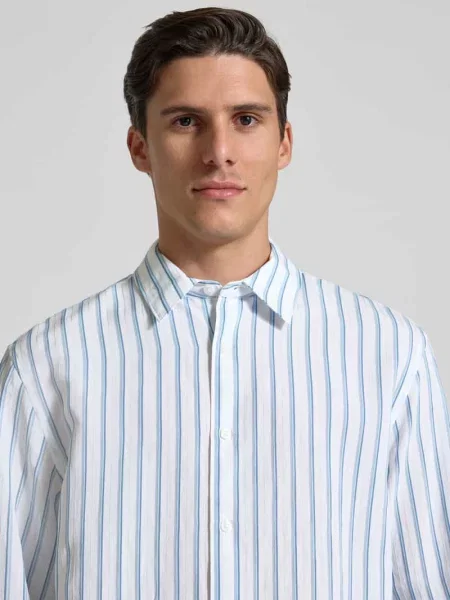 Koszula casualowa z kołnierzykiem typu kent Ck Calvin Klein błękitna