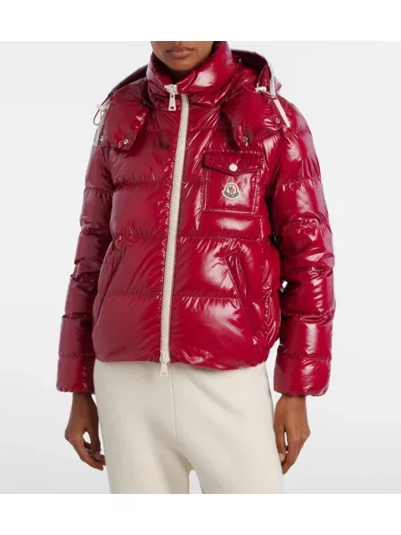 Geacă cu puf Moncler cu glugă bordo