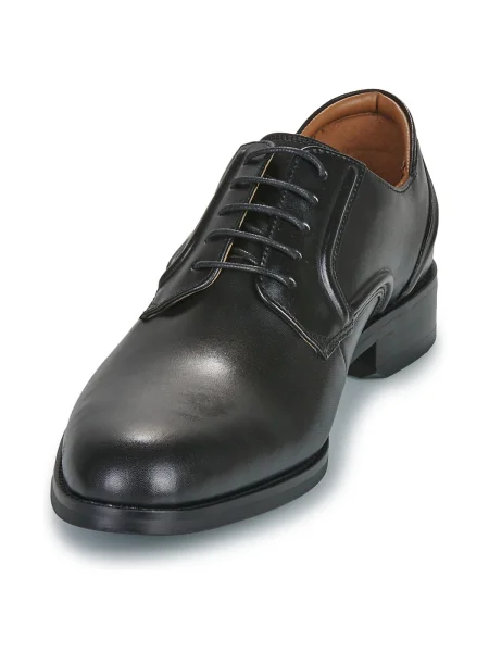 Čipkované tenisky Clarks čierna
