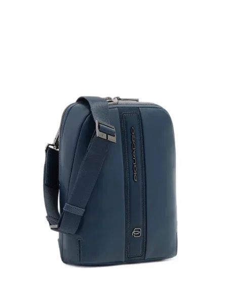 Geantă crossbody Piquadro cu autograf albastru