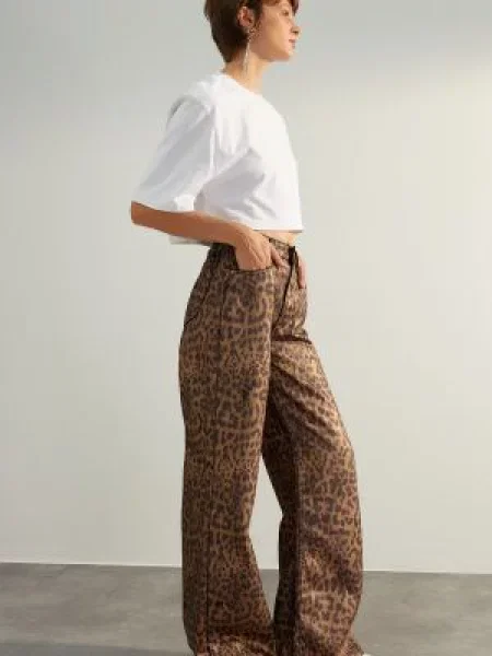 Blugi Trendyol maro