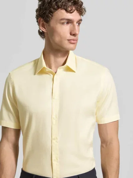 Koszula o kroju slim fit biznes z bawełny z kołnierzykiem typu kent Jake*s żółty