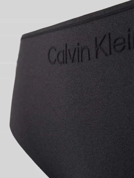 Stringi z bezszwowym wykończeniem Calvin Klein Underwear czarne