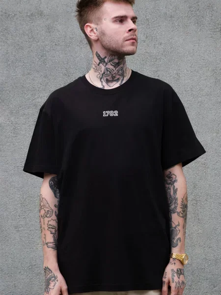 Футболка Without черная