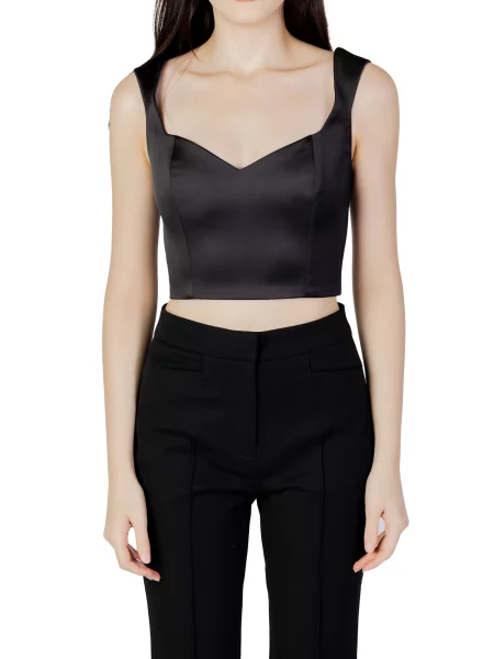 Krótki top Silence na ramiączkach czarny