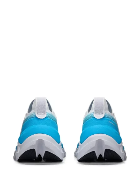 Sneakerși On alb
