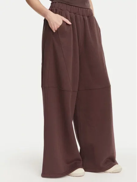 Kappa Pantaloni trening Oversize maro
