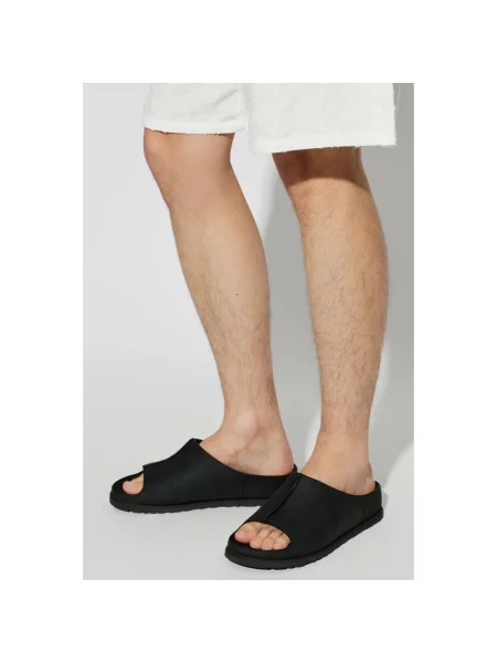 Klapki Ugg skórzane czarne
