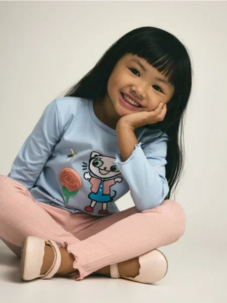 Reserved Prążkowane legginsy brzoskwiniowy