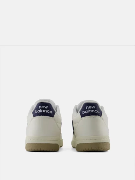 Кожаные кроссовки New Balance белые