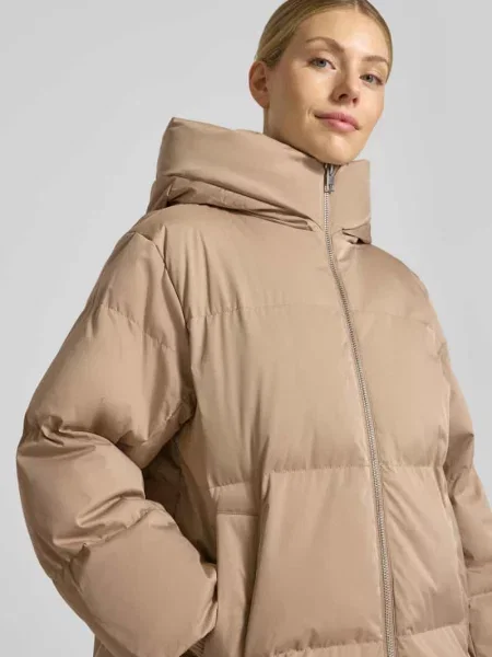 Kurtka w stylu puffer o luźnym kroju z kapturem model Hilena' Opus beżowa