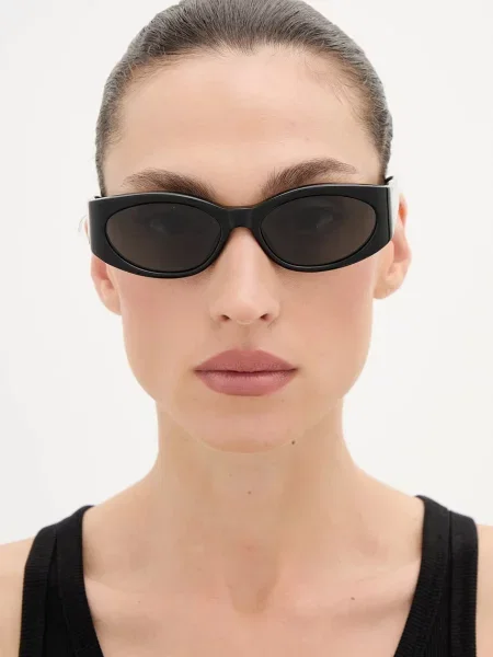 Солнцезащитные очки Jacquemus черные