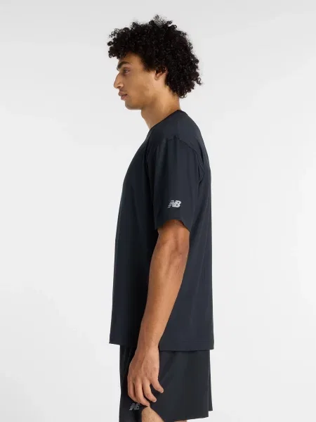 Футболка New Balance черная
