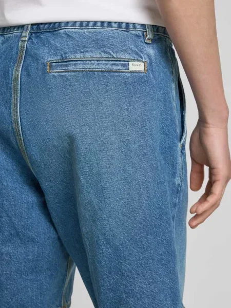 Szorty jeansowe o kroju regular fit z elastycznym pasem Forét niebieskie
