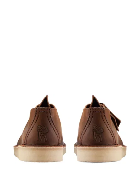 Δερμάτινα μποτάκια Clarks Originals με κορδόνια καφέ