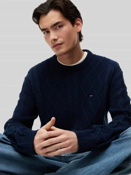 Sweter w kroju regular fit z czystej bawełny z wyhaftowanym logo Tommy Jeans granatowy