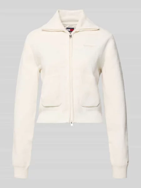Kardigan rozpinany o kroju slim fit z naszywanymi Tommy Jeans biały