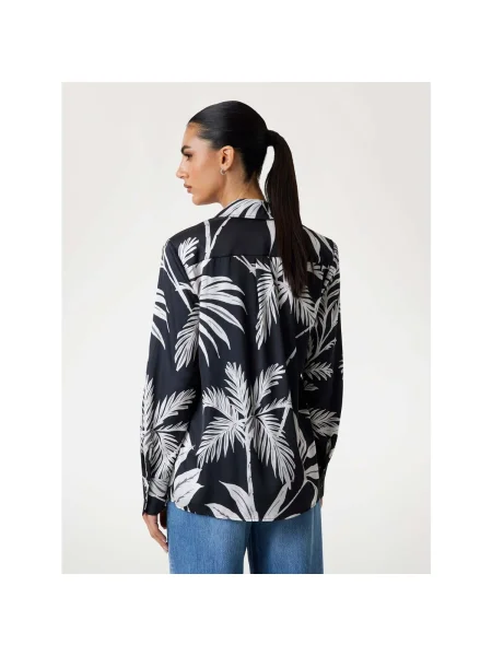Guess ing CONCETTA galléros regular fekete