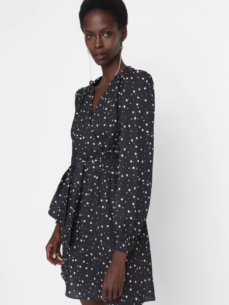 Rochie Trendyol cu legături negru