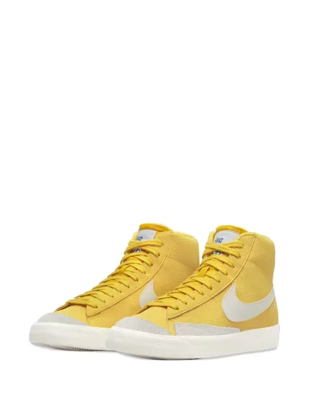 Top Nike bez kostic červený