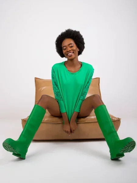 Блуза Fashionhunters с дантела дантелени ръкави зелено