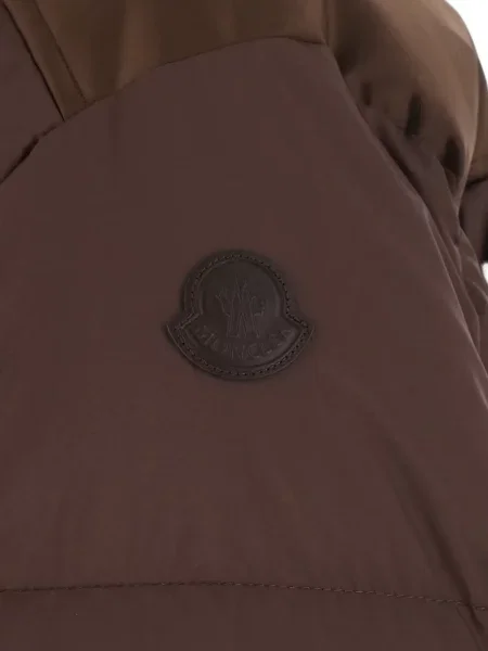 Scurt geacă cu puf Moncler cu glugă maro
