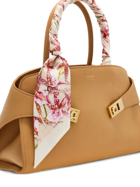 Fular Ferragamo de mătase cu imagine